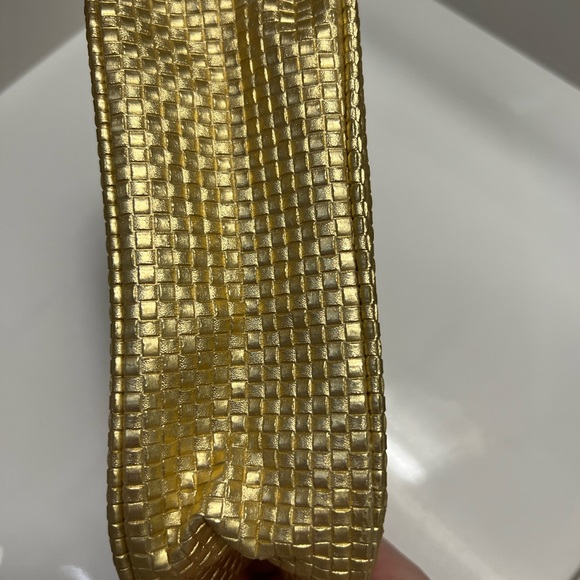 Gold Vintage Makeup Bag - Picture 4 of 5